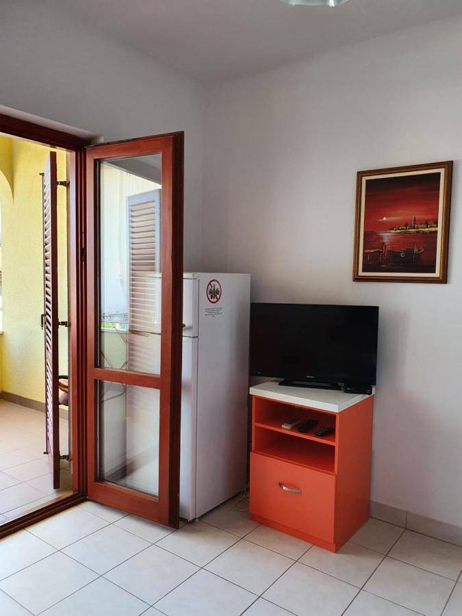Apartments Viktor 罗戈兹尼察 外观 照片
