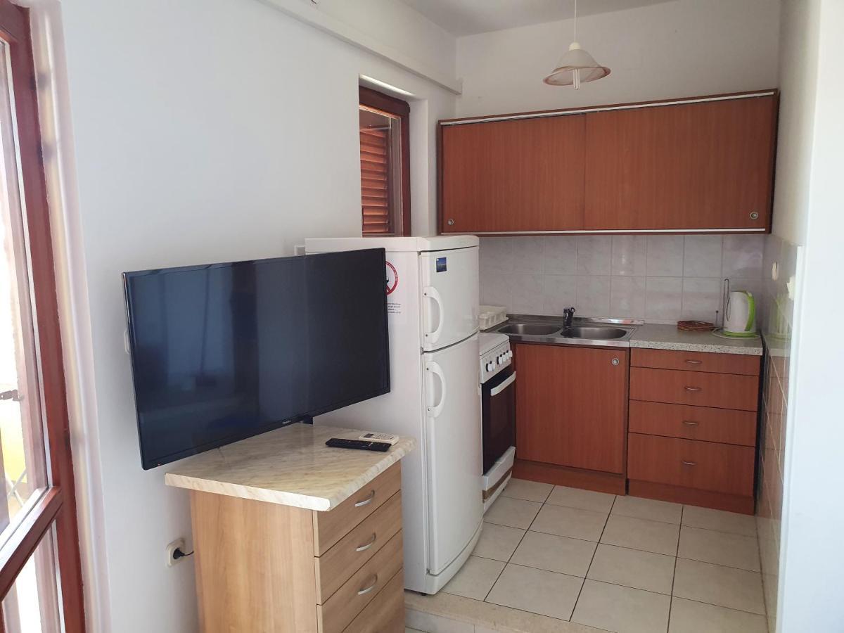 Apartments Viktor 罗戈兹尼察 外观 照片