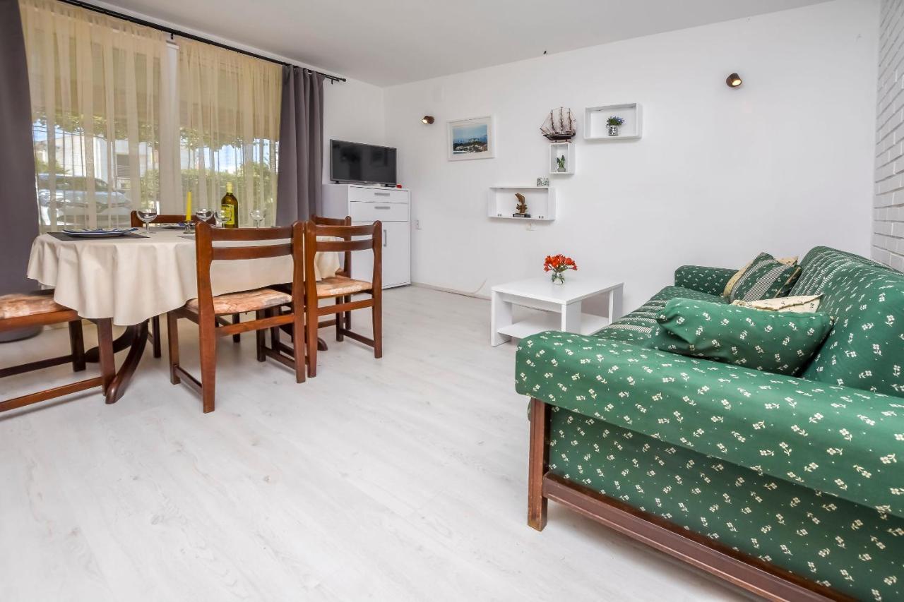 Apartments Viktor 罗戈兹尼察 外观 照片